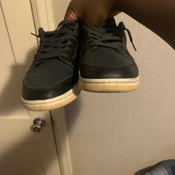 Nike Men's Black and Beige Sneakers - Picture 3 of 4